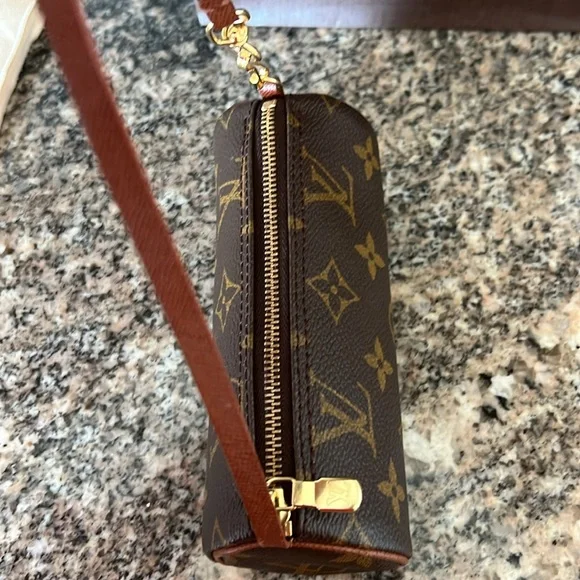 Louis Vuitton Monogram Mini Papillon Pouchette - Picture 5 of 15